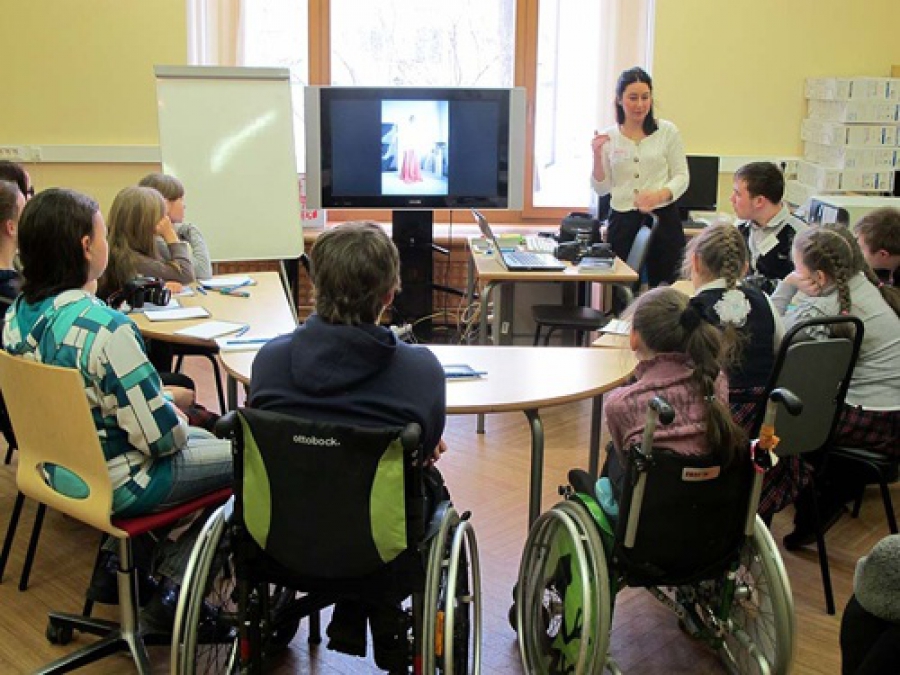 Круглый стол на тему инклюзивного образования состоялся сегодня, 28 февраля, в общеобразовательной школе №124.